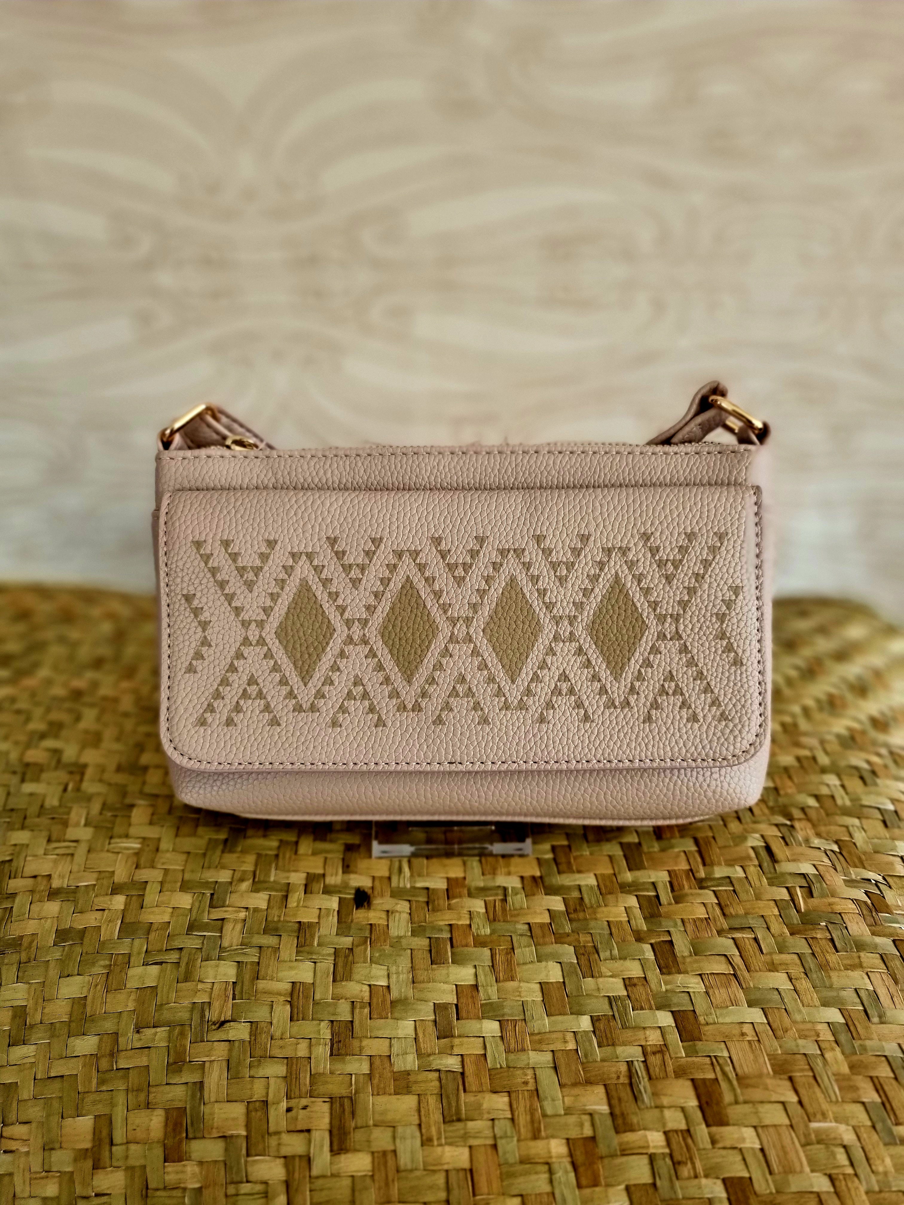 Pā Harakeke mini
