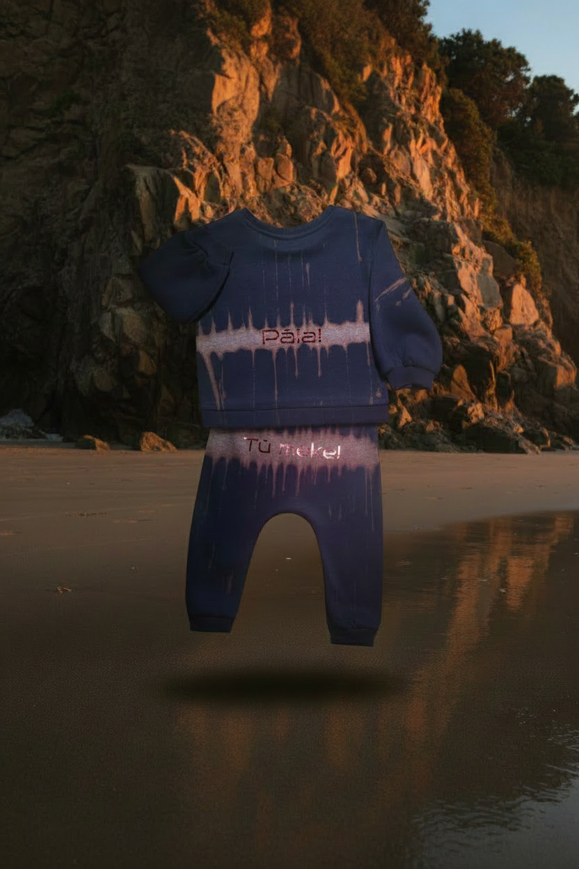 Rerenga Kōrero Trackie - Clear Cliff Background